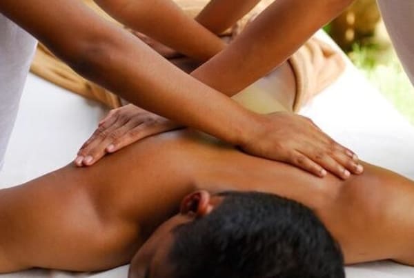 4 Hand Massage: The Ultimate Indulgence